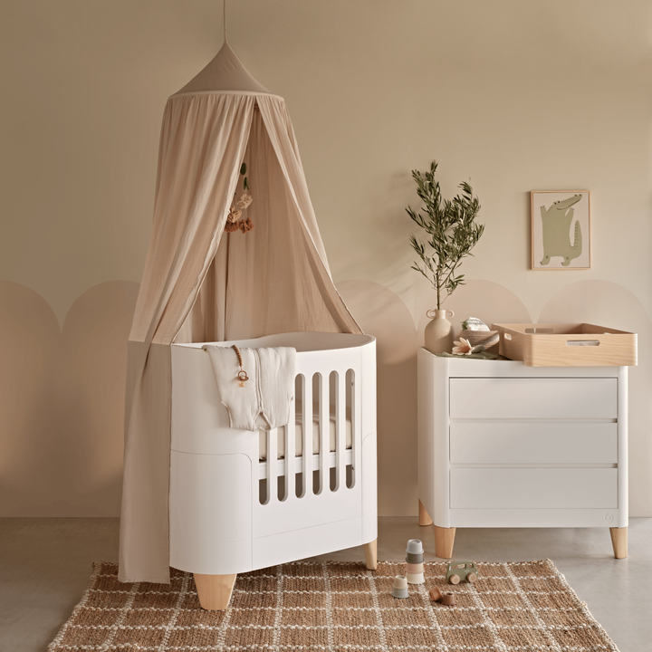 Baldachim Maia z muślinu