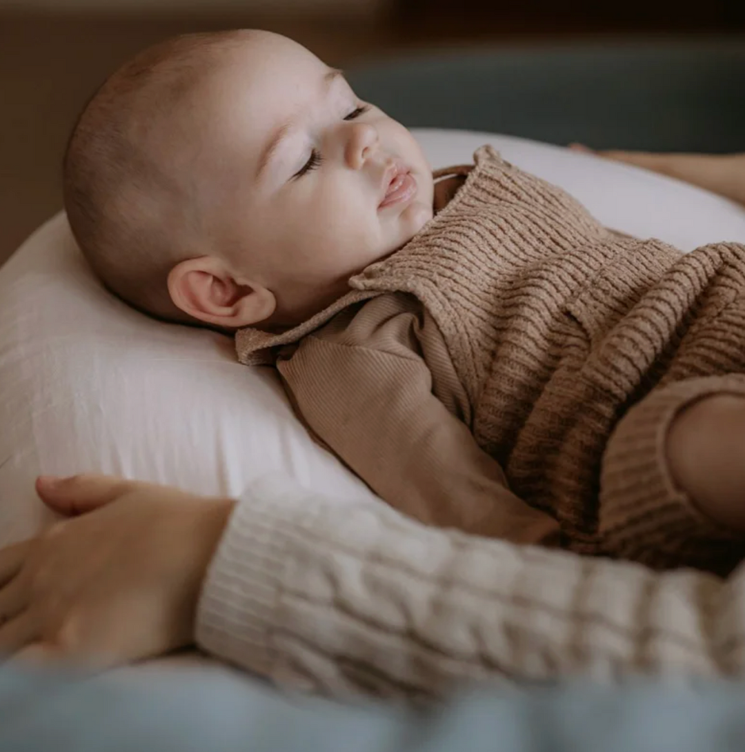 Housse élégante de coussin d'allaitement en kapok biologique